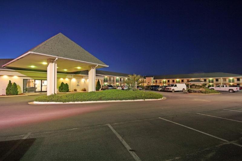 Super 8 By Wyndham Dunn Motel Buitenkant foto
